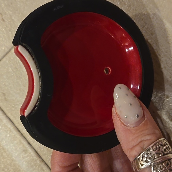 Starbuck's RARE and Limited Edition 2015 12 Ounce Lips XOXO Ceramic Travel Mug - Picture 8 of 12